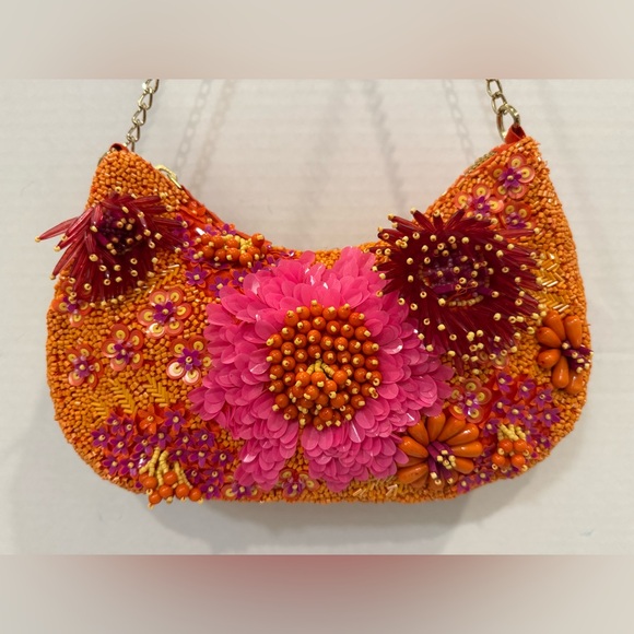 Handbags - 🌺 Hand Beaded Floral Tapestry in Bloom made in India Made Chain Strap Like New